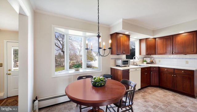 50 HICKORY LN, Chalfont, PA 18914