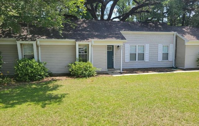 2201 Eastgate Way, Tallahassee, FL 32308