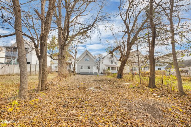 215 Furman Street, Schenectady, NY 12304