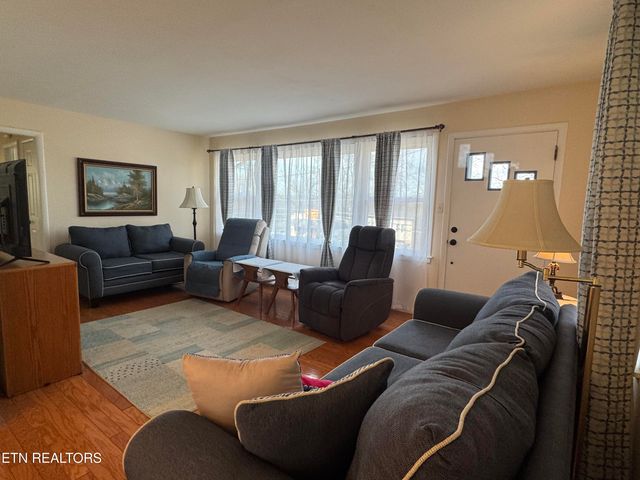 3720 Washington Pike, Knoxville, TN 37917