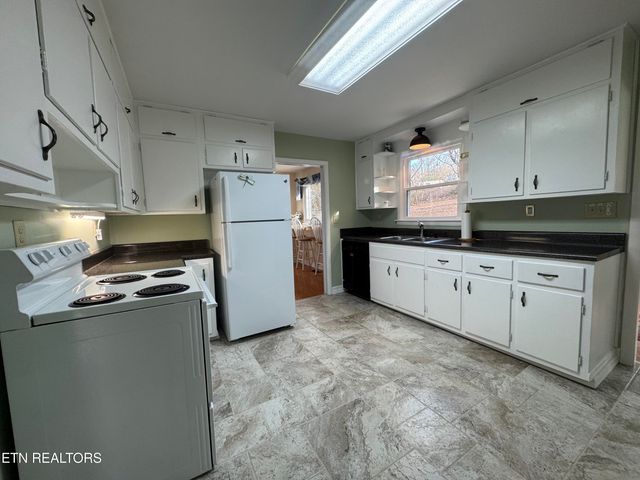 3720 Washington Pike, Knoxville, TN 37917