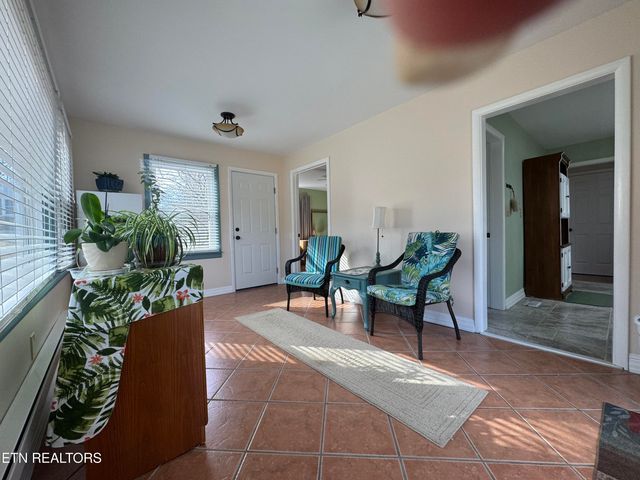 3720 Washington Pike, Knoxville, TN 37917