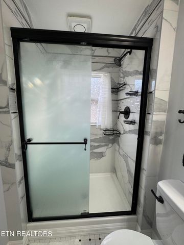 3720 Washington Pike, Knoxville, TN 37917