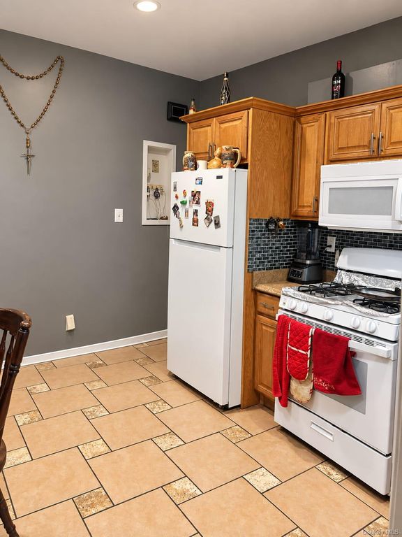 325 N Terrace Avenue, Mount Vernon, NY 10550 — photo 2