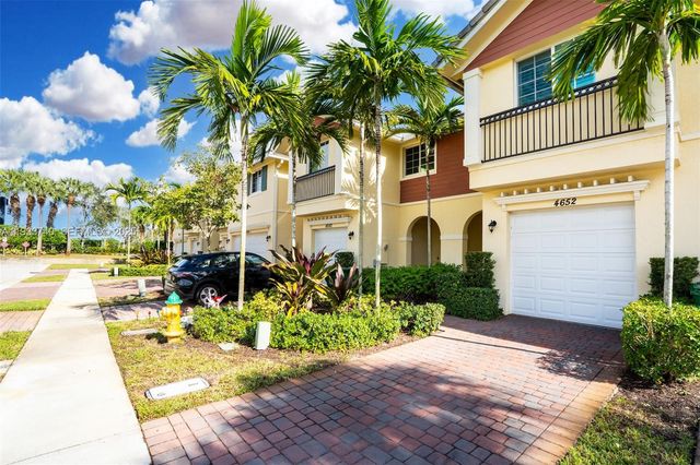 4652 Horseshoe Circle, Davie, FL 33328