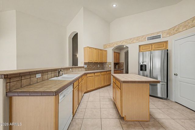 17806 N BECKE Lane, Surprise, AZ 85374