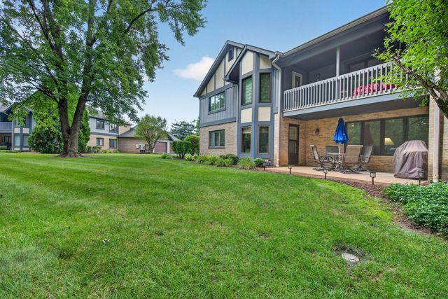 2752 Harbor Drive, Joliet, IL 60431