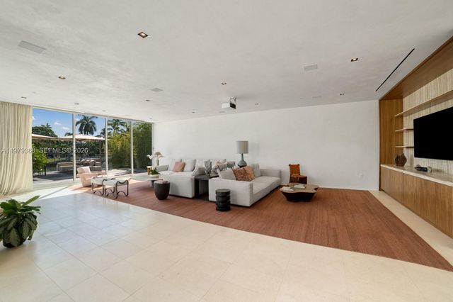 1051 W 48th St 4, Miami Beach, FL 33140