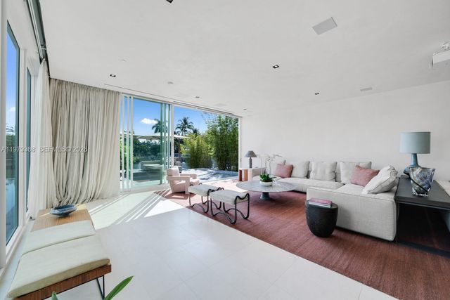 1051 W 48th St 4, Miami Beach, FL 33140