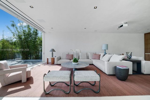 1051 W 48th St 4, Miami Beach, FL 33140