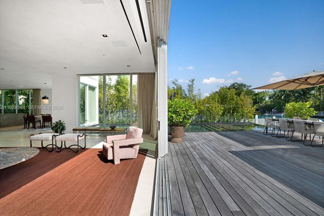 1051 W 48th St 4, Miami Beach, FL 33140