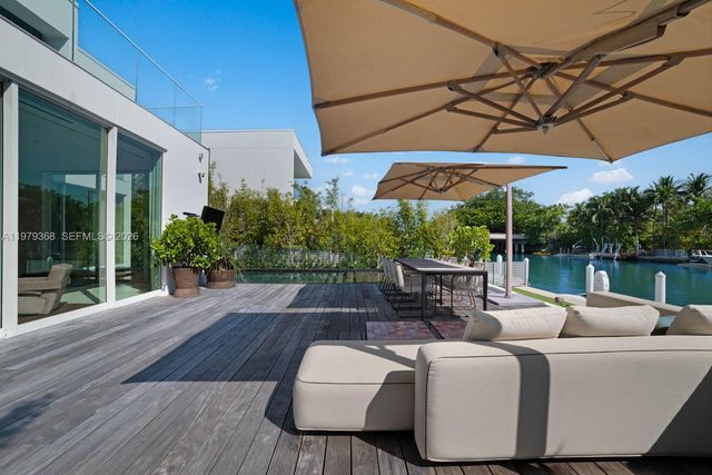 1051 W 48th St 4, Miami Beach, FL 33140