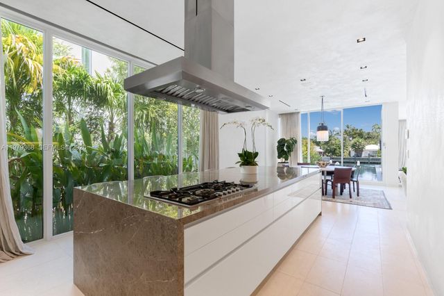 1051 W 48th St 4, Miami Beach, FL 33140