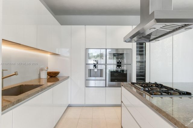 1051 W 48th St 4, Miami Beach, FL 33140