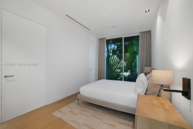 1051 W 48th St 4, Miami Beach, FL 33140