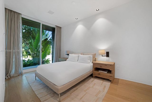 1051 W 48th St 4, Miami Beach, FL 33140