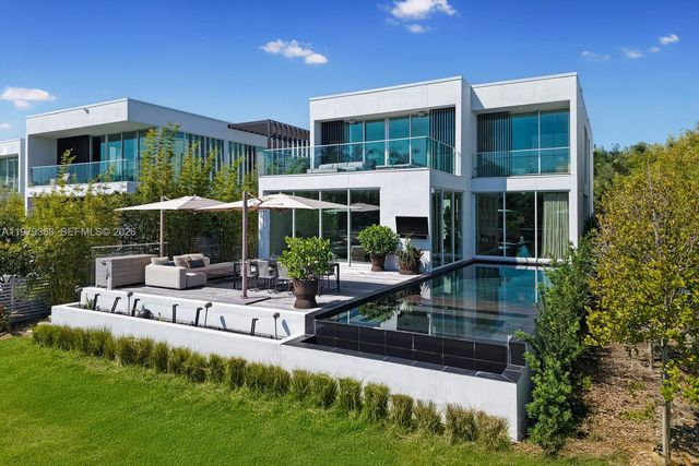 1051 W 48th St 4, Miami Beach, FL 33140