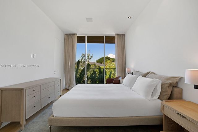 1051 W 48th St 4, Miami Beach, FL 33140