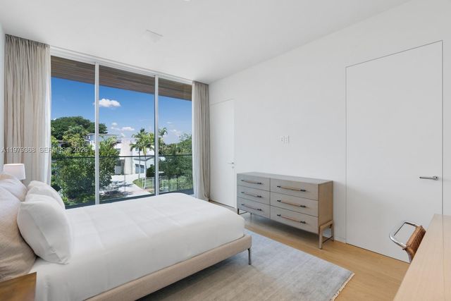 1051 W 48th St 4, Miami Beach, FL 33140