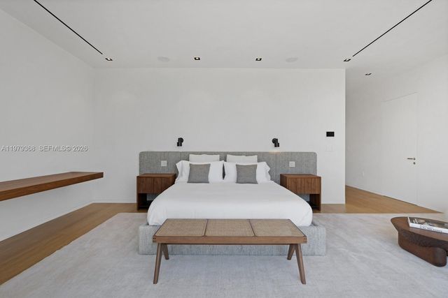 1051 W 48th St 4, Miami Beach, FL 33140