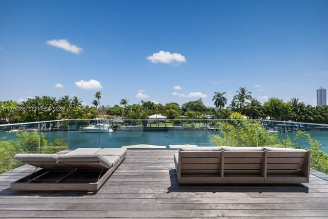 1051 W 48th St 4, Miami Beach, FL 33140