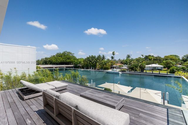 1051 W 48th St 4, Miami Beach, FL 33140