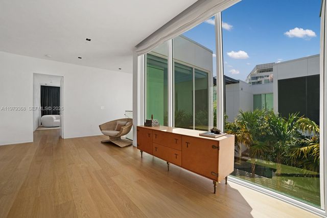 1051 W 48th St 4, Miami Beach, FL 33140