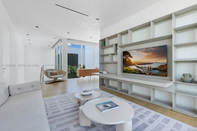 1051 W 48th St 4, Miami Beach, FL 33140