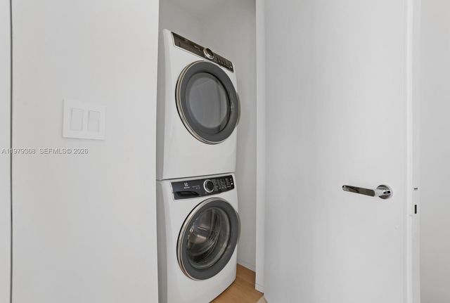 1051 W 48th St 4, Miami Beach, FL 33140