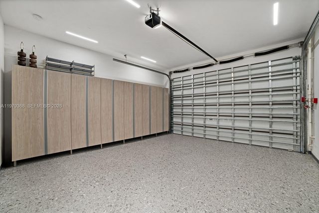 1051 W 48th St 4, Miami Beach, FL 33140