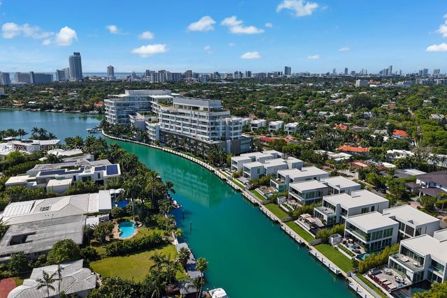 1051 W 48th St 4, Miami Beach, FL 33140
