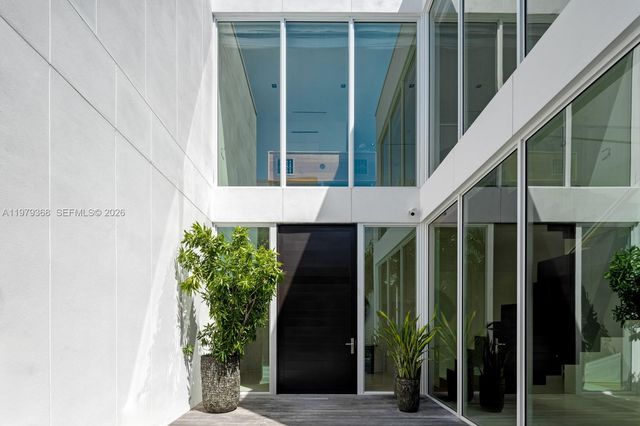 1051 W 48th St 4, Miami Beach, FL 33140