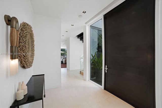 1051 W 48th St 4, Miami Beach, FL 33140