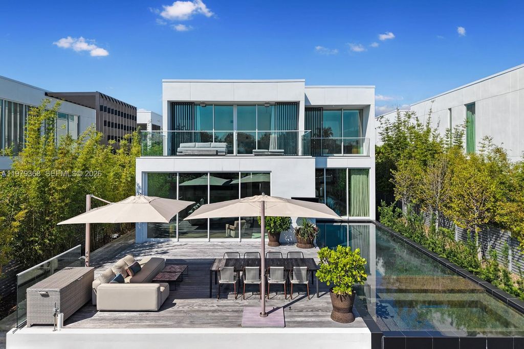 1051 W 48th St 4, Miami Beach, FL 33140