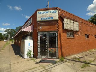 602 Pearl River Avenue A,b,c, Mccomb, MS 39648