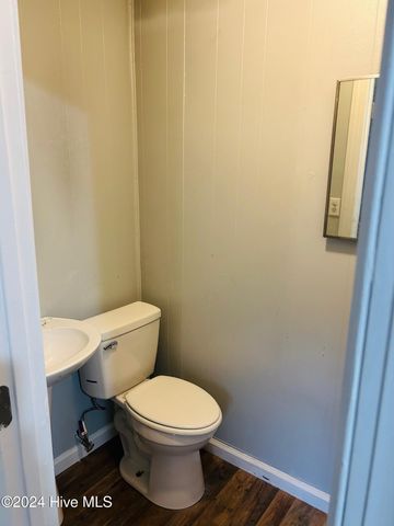 3300 Pinetree Lane, Greenville, NC 27858