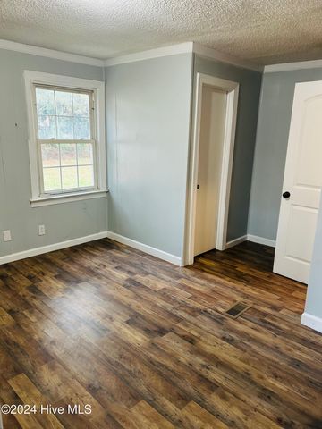 3300 Pinetree Lane, Greenville, NC 27858