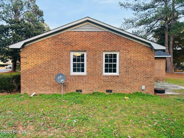 3300 Pinetree Lane, Greenville, NC 27858