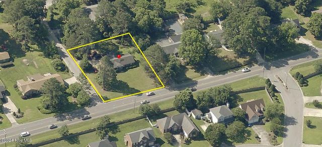 3300 Pinetree Lane, Greenville, NC 27858
