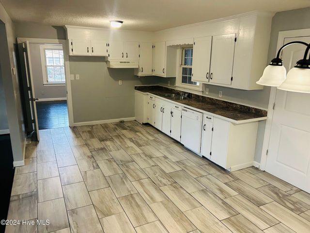 3300 Pinetree Lane, Greenville, NC 27858