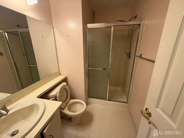 125 Albury Way, North Brunswick, NJ 08902