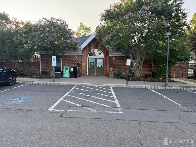 125 Albury Way, North Brunswick, NJ 08902