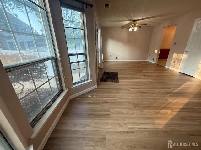 125 Albury Way, North Brunswick, NJ 08902