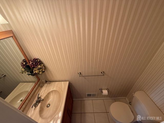 125 Albury Way, North Brunswick, NJ 08902