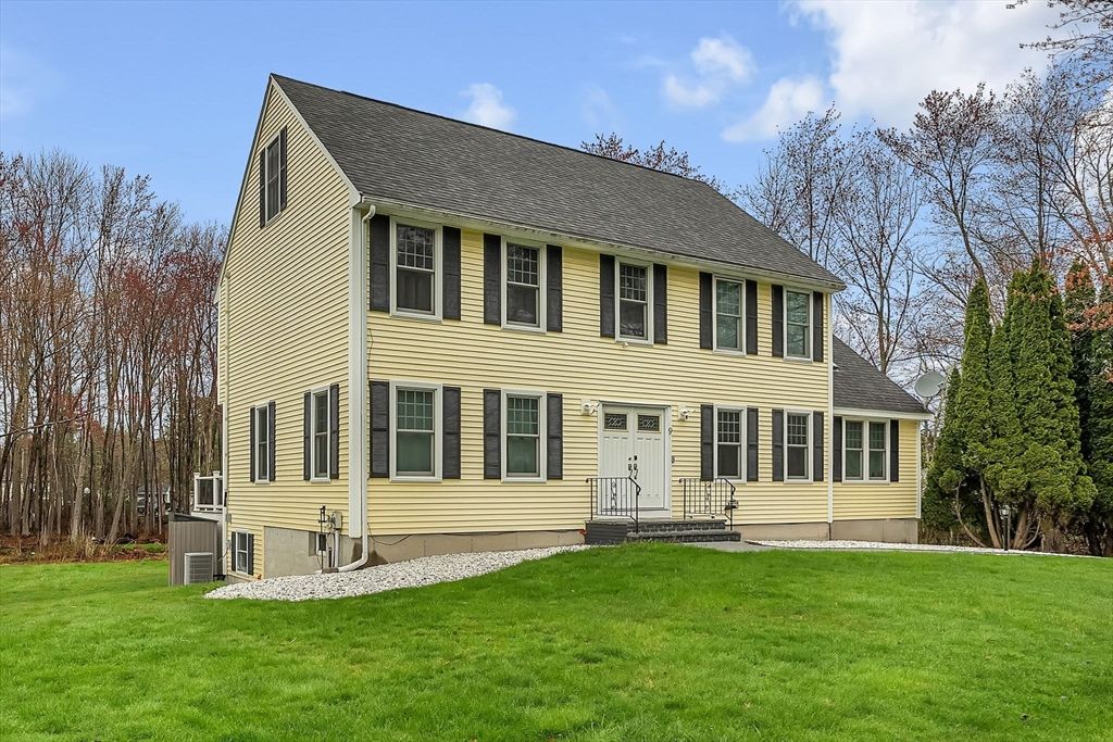 9 Balmoral Dr, Methuen, MA 01844