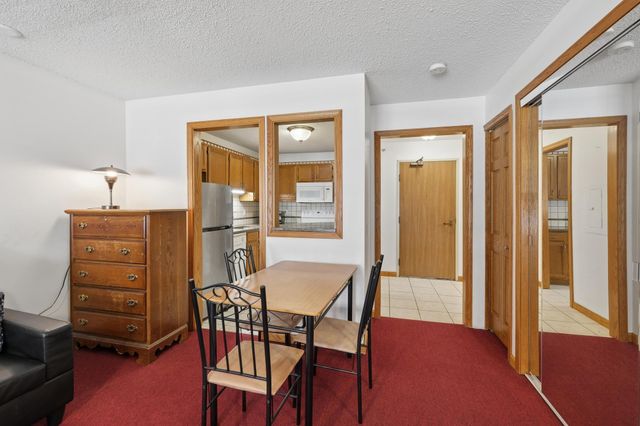 500 County Road B W 111, Roseville, MN 55113