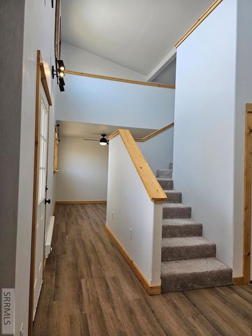 704 13th Street, Salmon, ID 83467