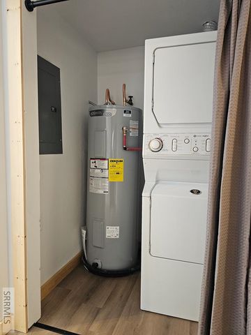 704 13th Street, Salmon, ID 83467