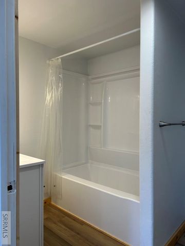 704 13th Street, Salmon, ID 83467