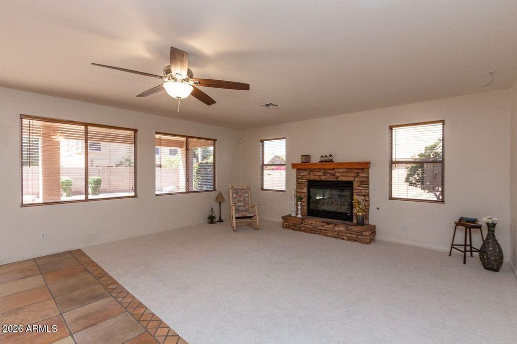 Image 13 of property listing at 149 E CANYON CREEK Drive, Gilbert, AZ 85296
